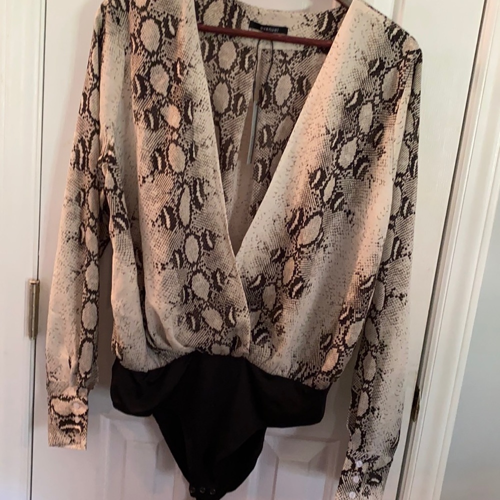 NWT evenuel Snakeskin Bodysuit Blouse